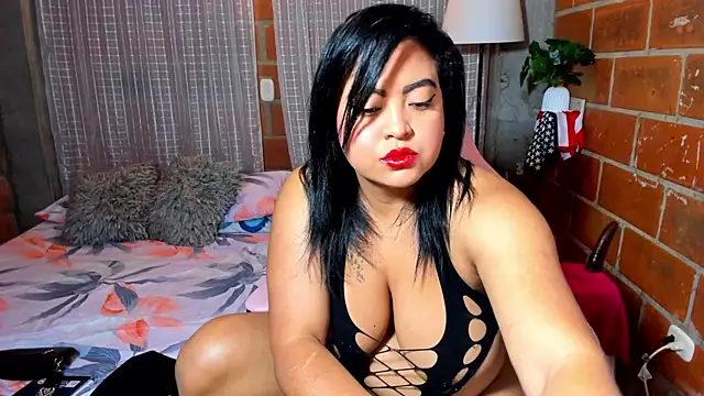 Snapshot of ivy_roosx chatting on July 19, 8:12 pm ivy roosx online show from July 19, 8:12 pm