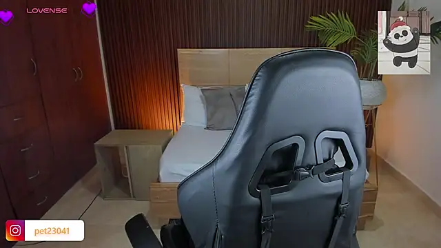 nicky peyton online show from December 15, 5:56 am