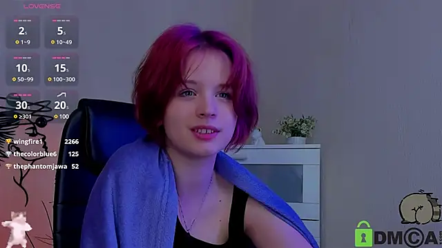 Snapshot of Alina_Mills chatting on December 6, 4:49 pm Alina Mills online show from December 6, 4:49 pm