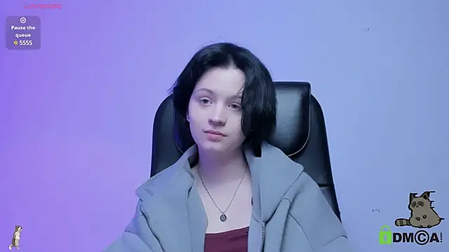 Snapshot of Alina_Mills chatting on December 9, 10:32 am Alina Mills online show from December 9, 10:32 am