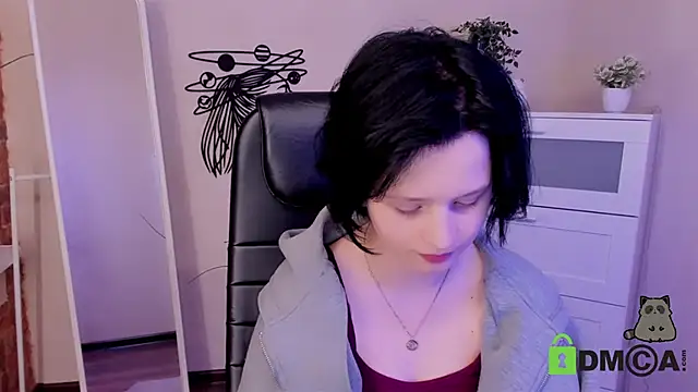 Snapshot of Alina_Mills chatting on December 10, 3:22 pm Alina Mills online show from December 10, 3:22 pm