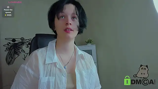 Snapshot of Alina_Mills chatting on December 11, 3:15 pm Alina Mills online show from December 11, 3:15 pm