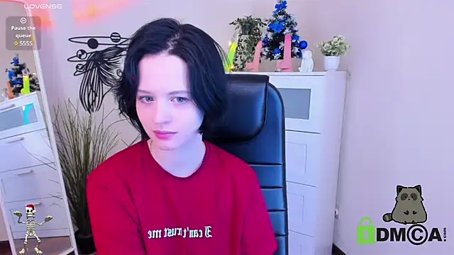 Snapshot of Alina_Mills chatting on December 17, 10:44 am Alina Mills online show from December 17, 10:44 am