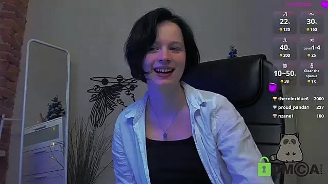 Snapshot of Alina_Mills chatting on December 18, 8:03 pm Alina Mills online show from December 18, 8:03 pm