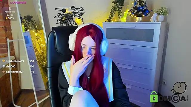 Snapshot of Alina_Mills chatting on December 23, 1:24 pm Alina Mills online show from December 23, 1:24 pm