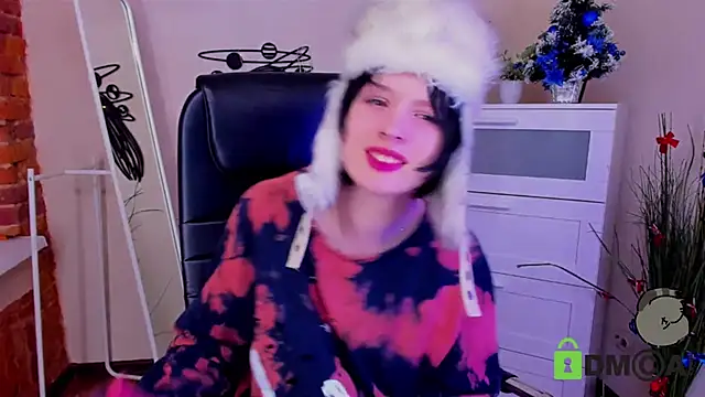 Snapshot of Alina_Mills chatting on December 30, 1:36 pm Alina Mills online show from December 30, 1:36 pm