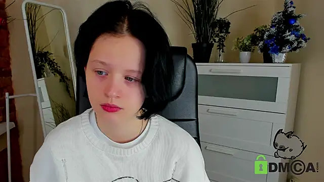 Snapshot of Alina_Mills chatting on January 12, 10:45 am Alina Mills online show from January 12, 10:45 am