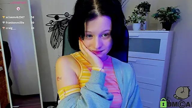 Snapshot of Alina_Mills chatting on January 16, 1:58 pm Alina Mills online show from January 16, 1:58 pm