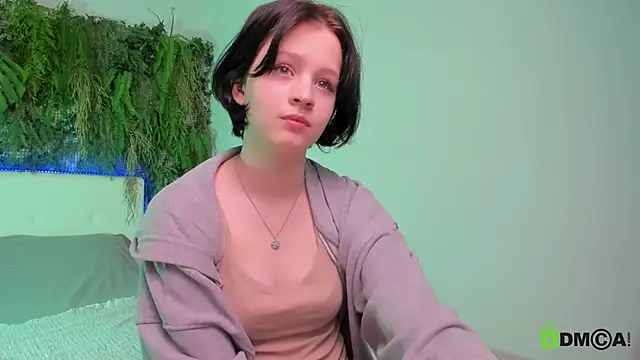 Snapshot of Alina_Mills chatting on February 10, 3:53 pm Alina Mills online show from February 10, 3:53 pm