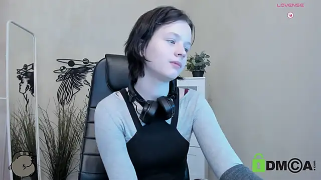 Snapshot of Alina_Mills chatting on March 5, 10:44 am Alina Mills online show from March 5, 10:44 am