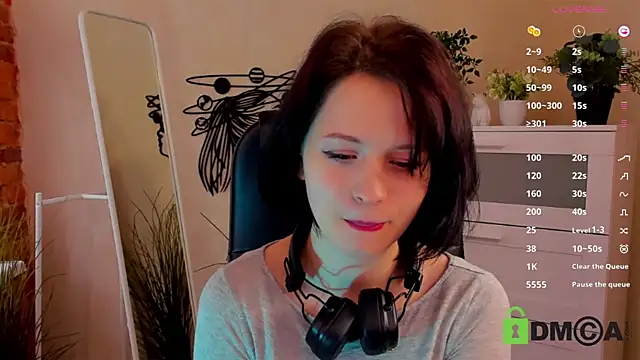 Snapshot of Alina_Mills chatting on March 20, 10:54 am Alina Mills online show from March 20, 10:54 am