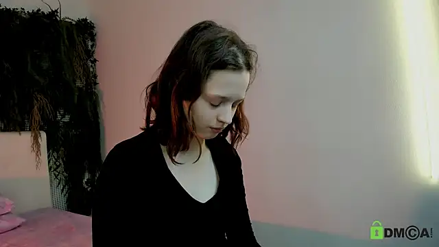 Snapshot of Alina_Mills chatting on November 30, 9:46 am Alina Mills online show from November 30, 9:46 am