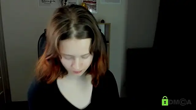 Snapshot of Alina_Mills chatting on December 4, 10:02 am Alina Mills online show from December 4, 10:02 am