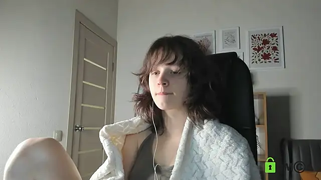 Snapshot of Alina_Mills chatting on June 21, 11:02 am Alina Mills online show from June 21, 11:02 am