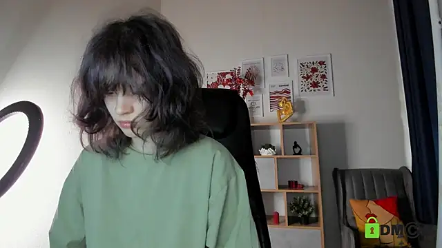 Snapshot of Alina_Mills chatting on July 9, 9:24 am Alina Mills online show from July 9, 9:24 am