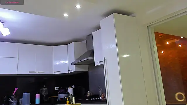 Makonneen online show from December 20, 6:19 am