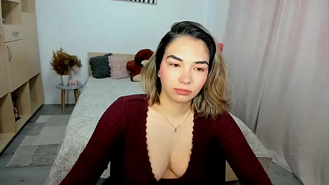 Snapshot of Alexa_Dolly12 chatting on May 6, 7:35 am Alexa Dolly12 online show from May 6, 7:35 am