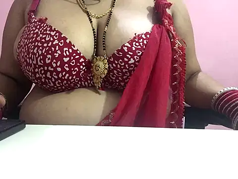 Snapshot of Desi_bhabhiii chatting on December 9, 9:06 am Desi bhabhiii online show from December 9, 9:06 am