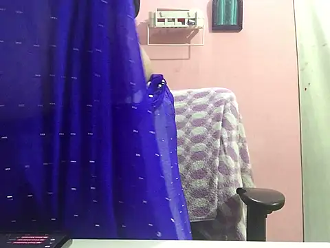 Snapshot of Desi_bhabhiii chatting on January 4, 5:48 am Desi bhabhiii online show from January 4, 5:48 am