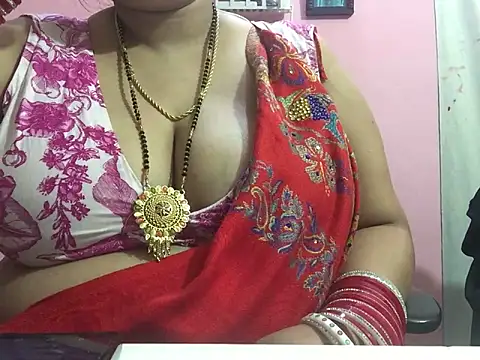 Snapshot of Desi_bhabhiii chatting on January 15, 9:02 am Desi bhabhiii online show from January 15, 9:02 am