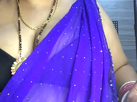 Snapshot of Desi_bhabhiii chatting on January 25, 6:01 am Desi bhabhiii online show from January 25, 6:01 am