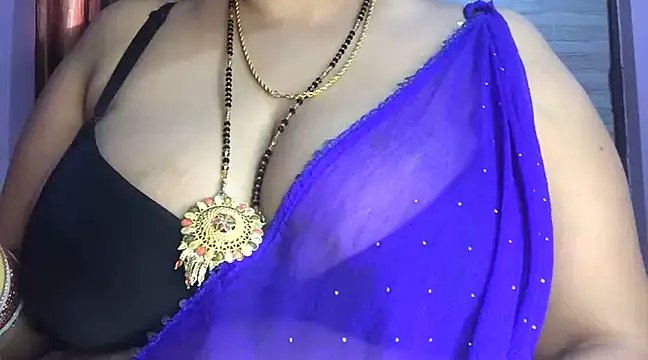 Snapshot of Desi_bhabhiii chatting on January 25, 9:04 am Desi bhabhiii online show from January 25, 9:04 am