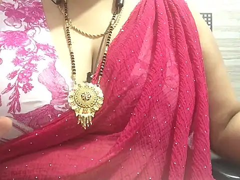 Snapshot of Desi_bhabhiii chatting on February 19, 9:17 am Desi bhabhiii online show from February 19, 9:17 am