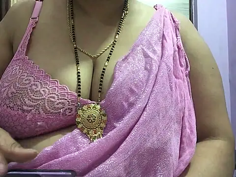 Snapshot of Desi_bhabhiii chatting on February 28, 5:37 am Desi bhabhiii online show from February 28, 5:37 am