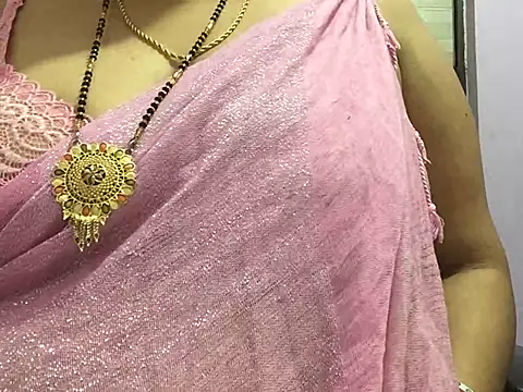 Snapshot of Desi_bhabhiii chatting on February 28, 8:42 am Desi bhabhiii online show from February 28, 8:42 am