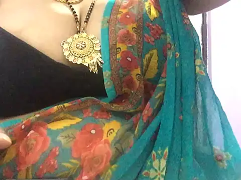 Snapshot of Desi_bhabhiii chatting on March 5, 8:43 am Desi bhabhiii online show from March 5, 8:43 am