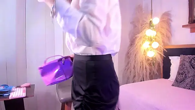 Alice milf  online show from January 21, 2:15 pm