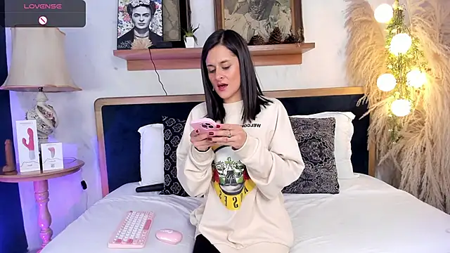 Alice milf  online show from January 24, 11:15 am