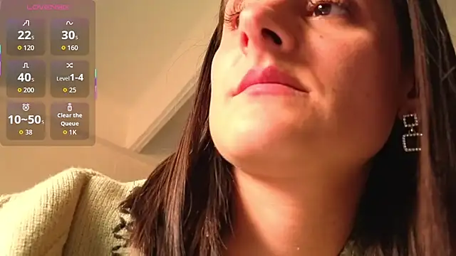 Alice milf  online show from October 5, 8:40 pm