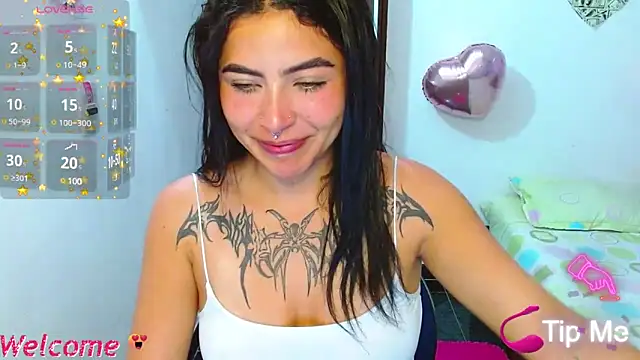 Snapshot of _luna_torres chatting on December 12, 12:05 am luna torres online show from December 12, 12:05 am