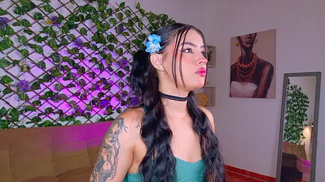 Snapshot of melody_cute10 chatting on February 26, 1:32 pm melody cute10 online show from February 26, 1:32 pm