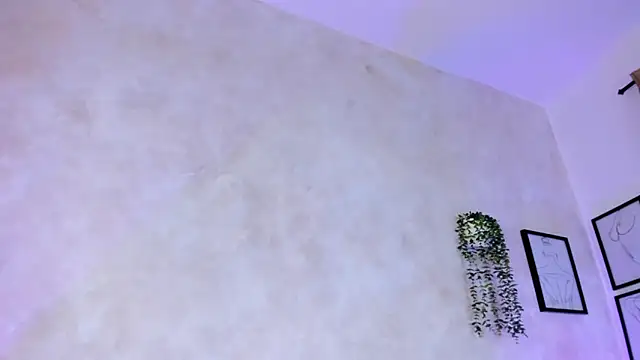 Snapshot of chantall_smith chatting on March 9, 4:44 pm chantall smith online show from March 9, 4:44 pm