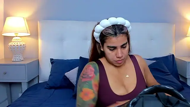 SaraaJhonsonn online show from November 14, 3:33 pm