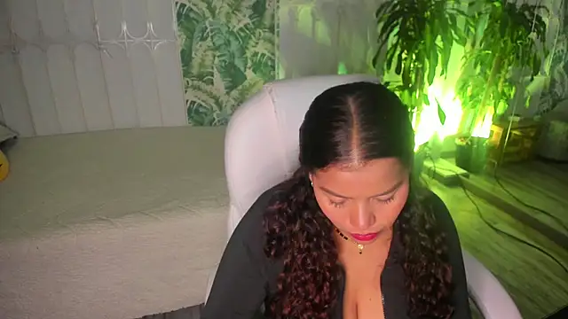Snapshot of loly_marce chatting on May 7, 7:52 pm loly marce online show from May 7, 7:52 pm