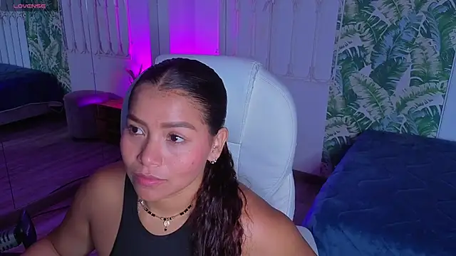 Snapshot of loly_marce chatting on May 18, 8:14 pm loly marce online show from May 18, 8:14 pm