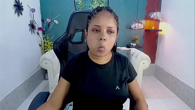 Melikasweetz online show from February 22, 7:12 pm