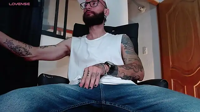 ren stipee online show from February 15, 4:03 am