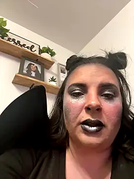 Snapshot of lairarose chatting on November 2, 2:25 am lairarose online show from November 2, 2:25 am