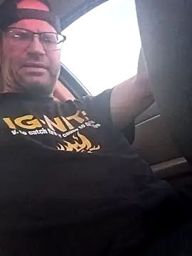 Snapshot of crazycam619 chatting on December 5, 12:30 am crazycam619 online show from December 5, 12:30 am