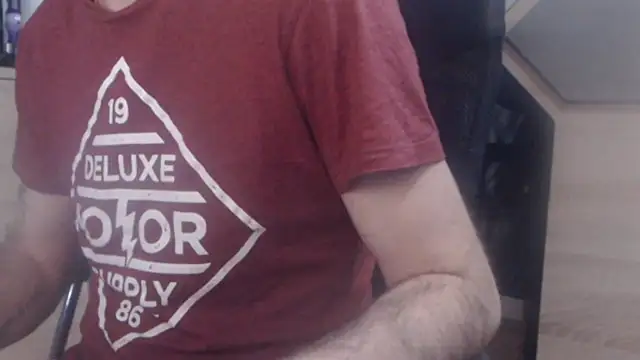 uncutguy01 online show from January 2, 4:02 pm