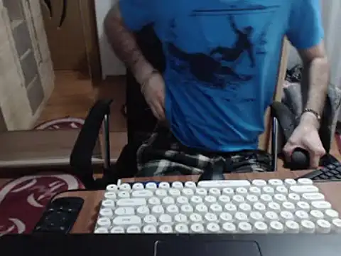 uncutguy01 online show from March 21, 4:28 am