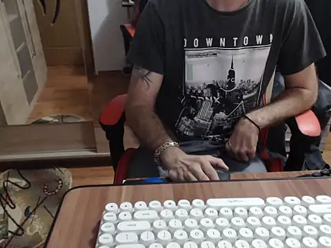 uncutguy01 online show from September 19, 4:14 am