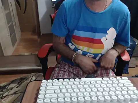 uncutguy01 online show from September 23, 4:04 am