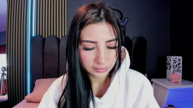 Nicolette ks  online show from June 20, 5:43 am