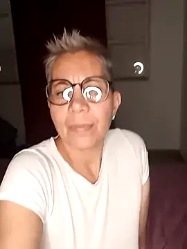 luz bella online show from December 11, 2:30 am