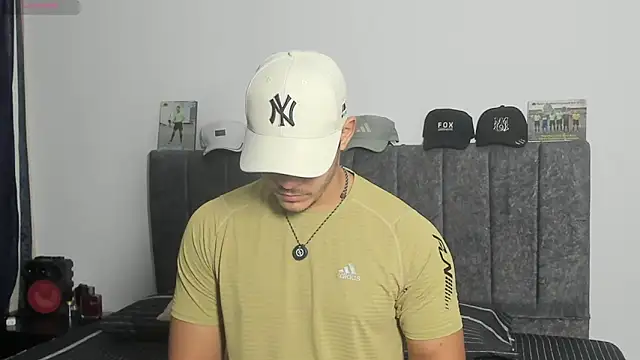 Iamdylan777 online show from May 2, 1:49 pm